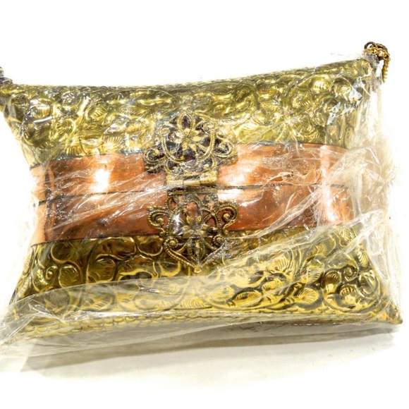 VTG 70's Rare Ornate Brass Copper Pillow Purse - Picture 5 of 5